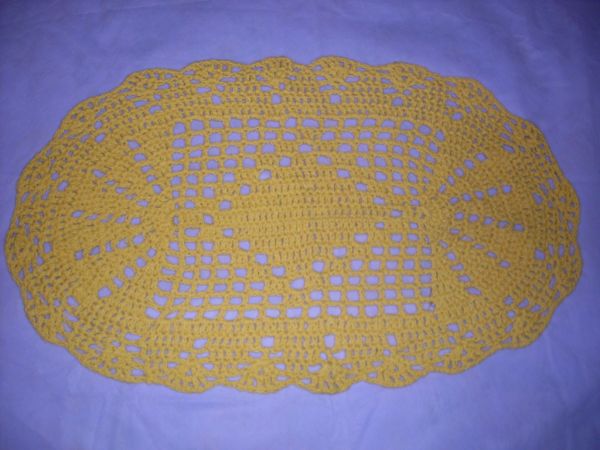 Tapete Oval Crochê - Amarelo